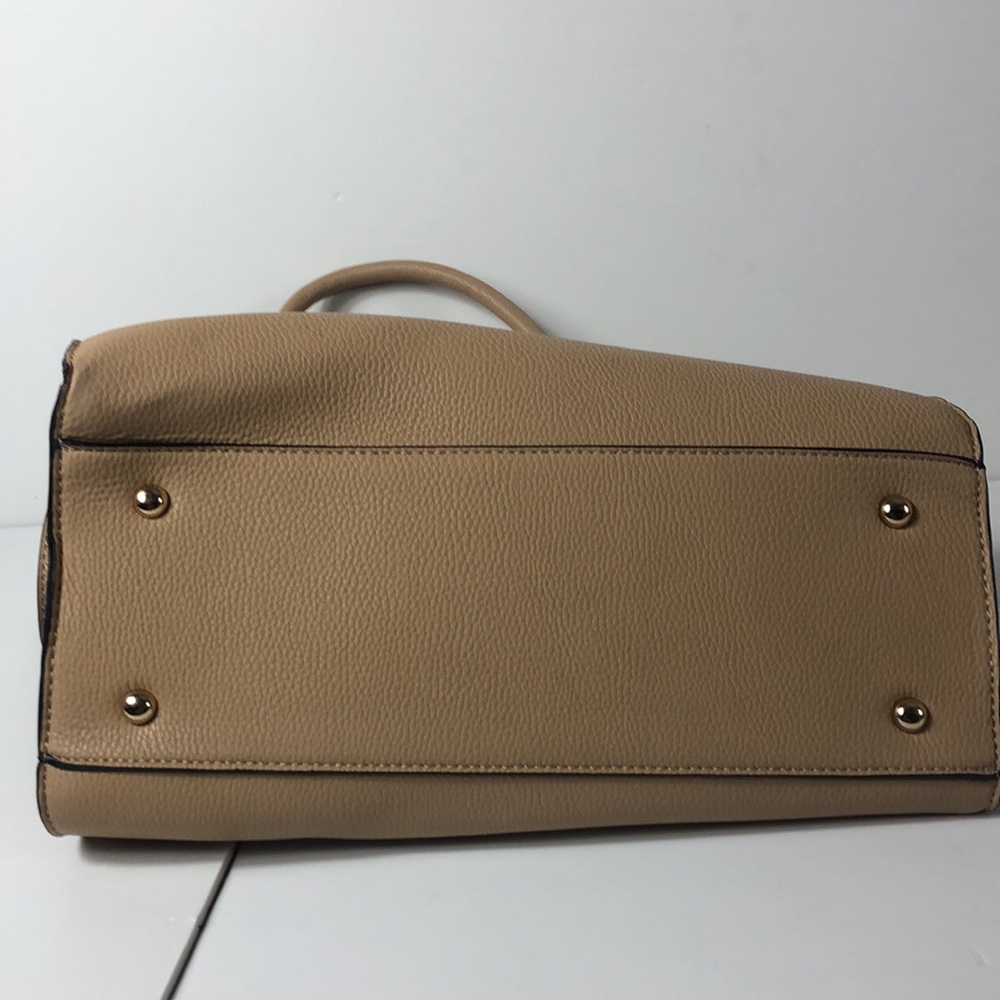 Bags - Picture 6 of 8